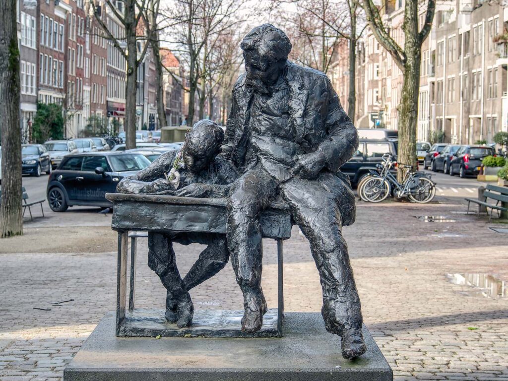 Image of Theo Thijssen Statue by Hans Bayens - Lindengracht, Amsterdam